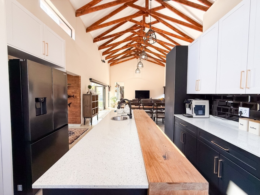 4 Bedroom Property for Sale in Meerhof North West